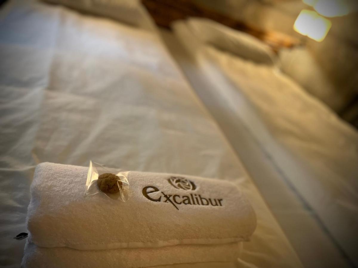 Excalibur Minihotel Эгер Экстерьер фото